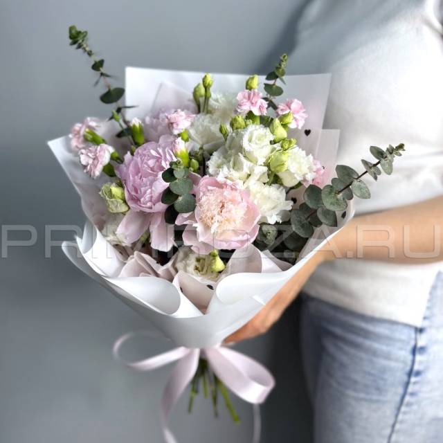 Сборный букет с пионами #A9857