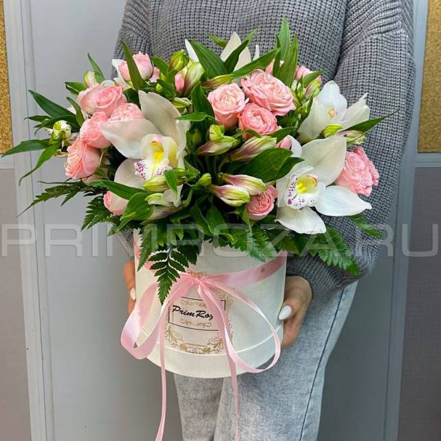 Сборный букет в декоративной коробке #A4683