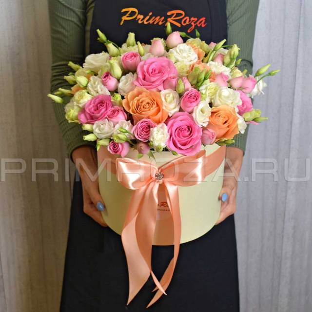Сборный букет в декоративной коробке #R6027