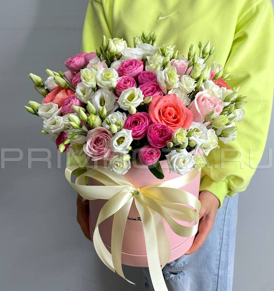 Сборный букет в декоративной коробке #R6027