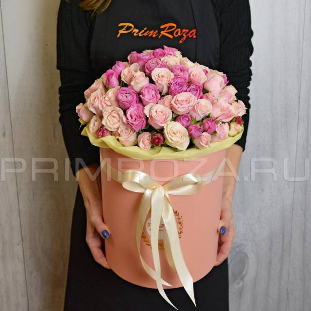 Букет из кустовой розы в шляпной коробке #С13