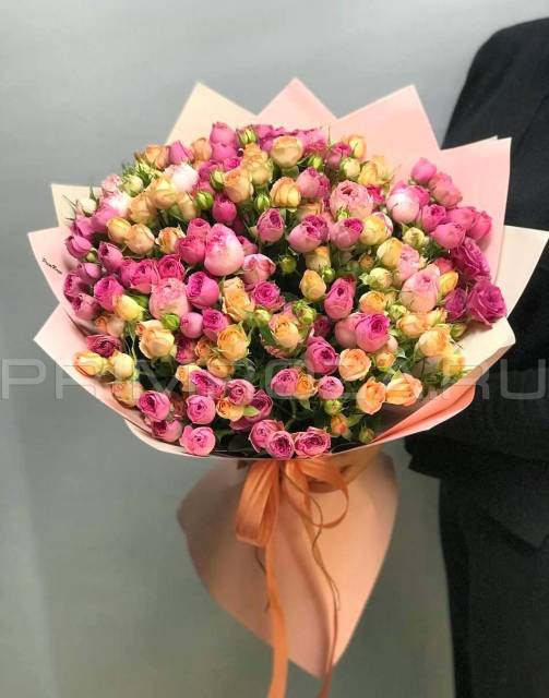 Букет из mix букетных роз #R0056