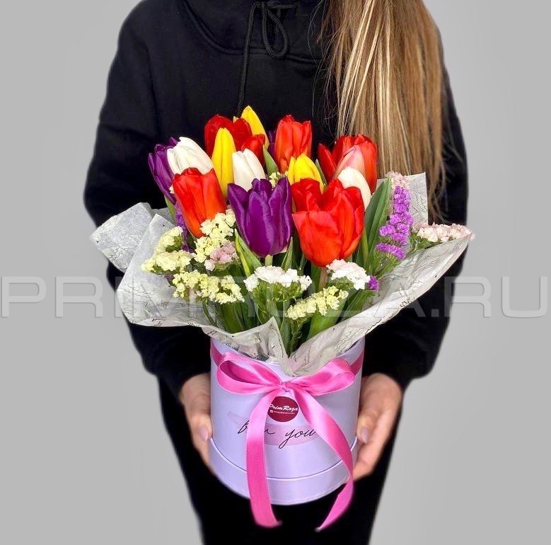 Коробка с тюльпанами 