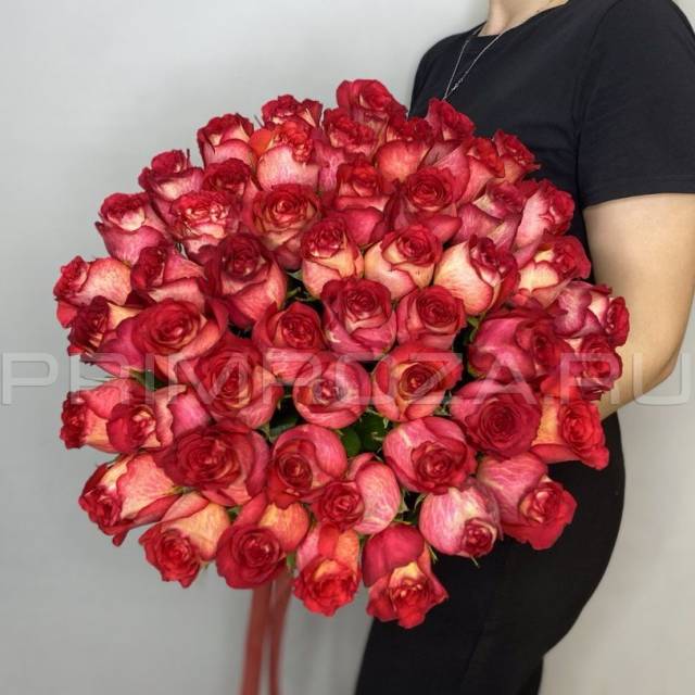 Букет из роз игуазу 