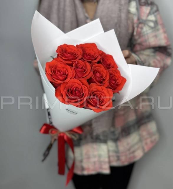 Букет из 9 алых роз #R25992