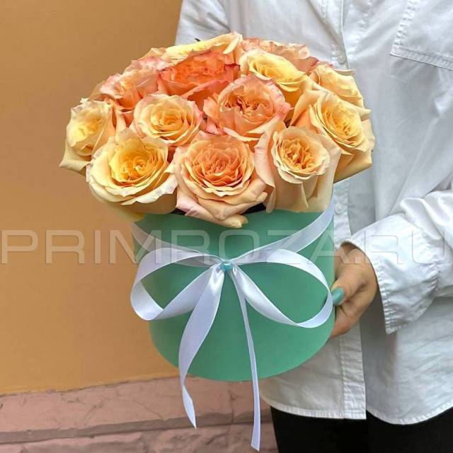 Пионовидные розы в аквабоксе #R1254